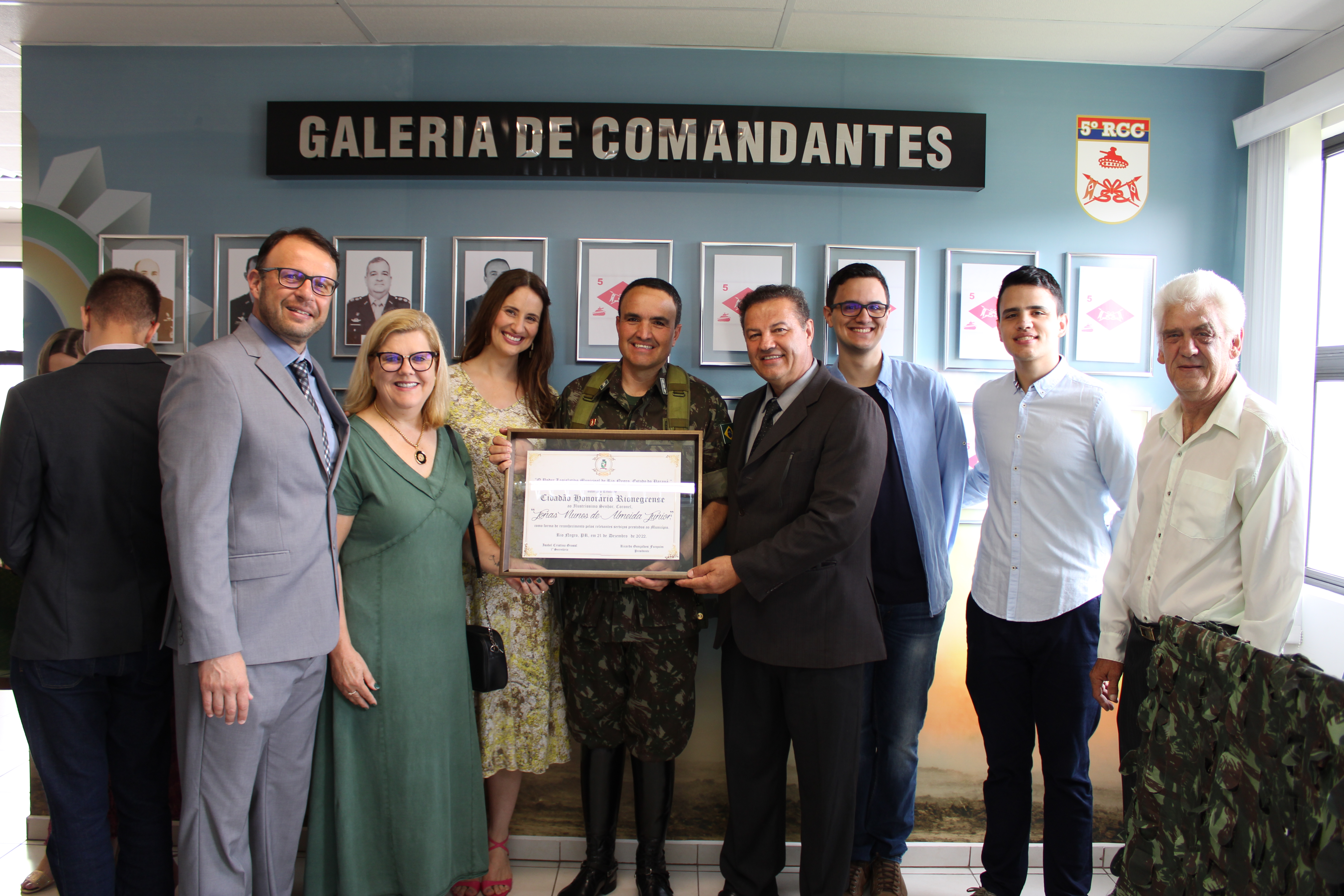 Câmara de Rio Negro entrega título de Cidadão Honorário em Transmissão do Comando do 5º RCC